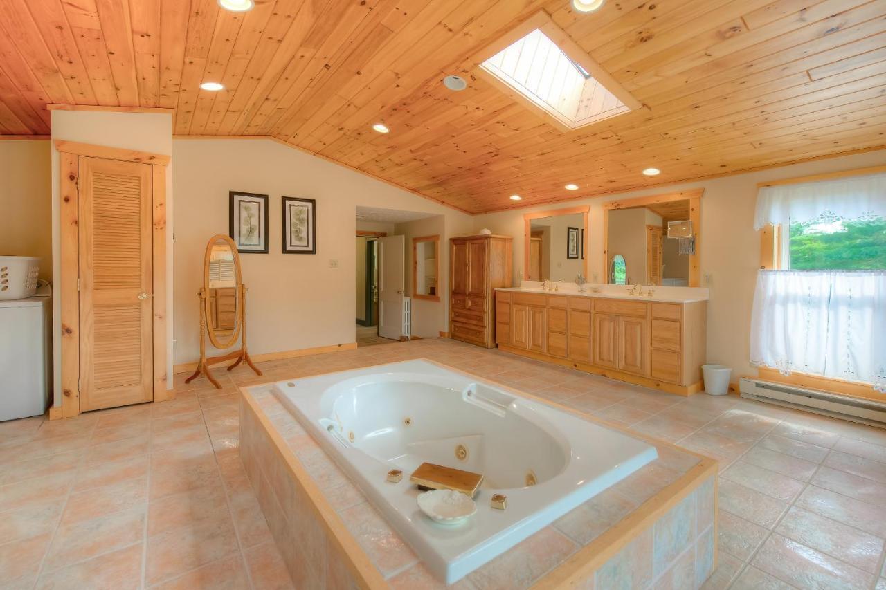 Amazing Grace Villa McHenry Exterior photo